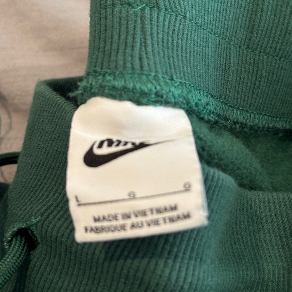 Nike Phoenix Fleece 2pc Set in Gorge Green Woman’s Hoodie -M and Sweatpants-L. - Picture 7 of 9